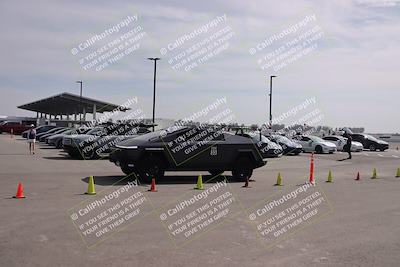 media/Oct-19-2025-Speed Ventures (Sun) [[a6e7fe67be]]/Around the Pits/